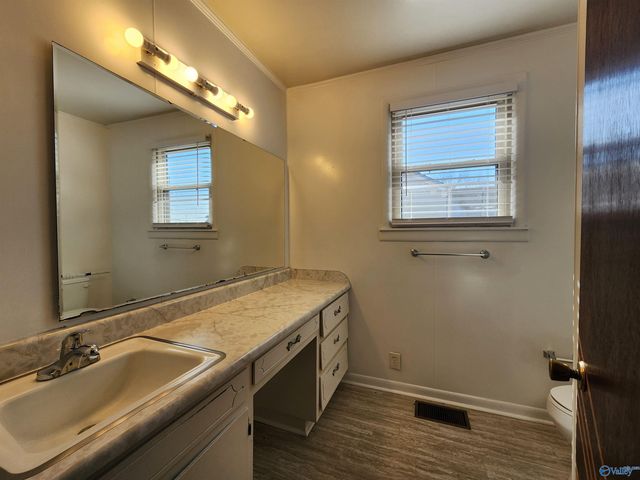 1900 Vanderbilt Circle, Huntsville, AL 35801