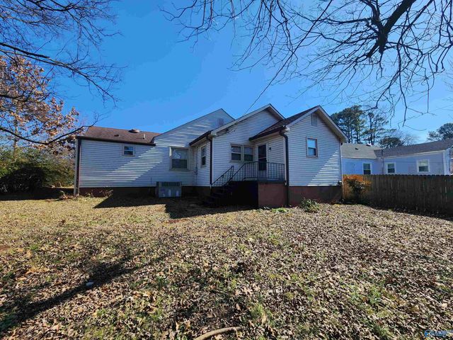 1900 Vanderbilt Circle, Huntsville, AL 35801