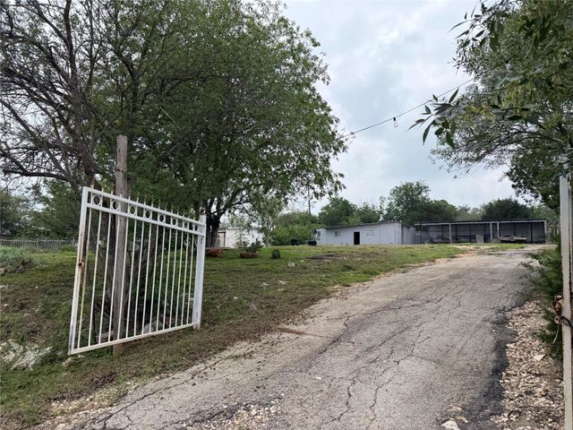 207 Cresthill CSWY, Kyle, TX 78640