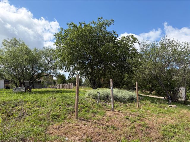 207 Cresthill CSWY, Kyle, TX 78640
