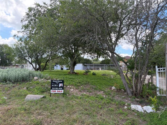 207 Cresthill CSWY, Kyle, TX 78640