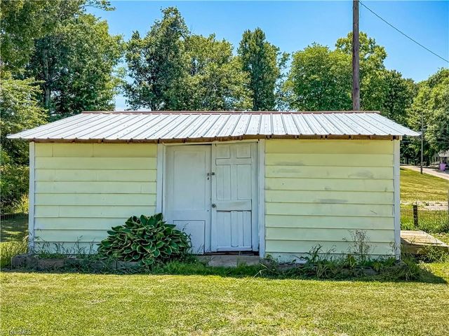 147 Handy Walker Street, North Wilkesboro, NC 28659