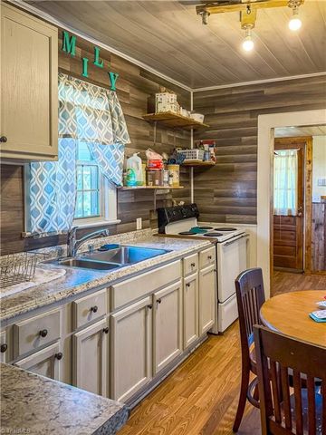 147 Handy Walker Street, North Wilkesboro, NC 28659