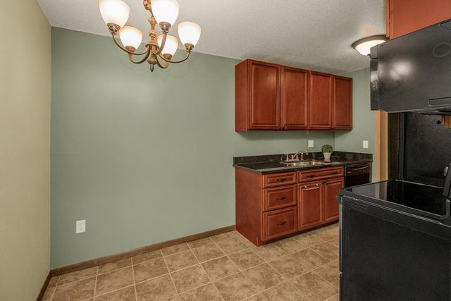 329 Geneva Avenue N 315, Oakdale, MN 55128