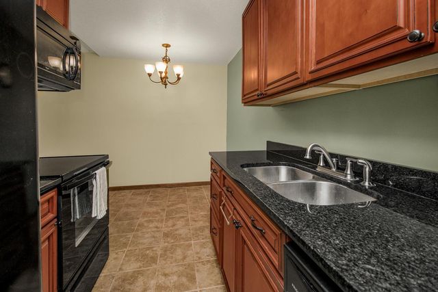 329 Geneva Avenue N 315, Oakdale, MN 55128