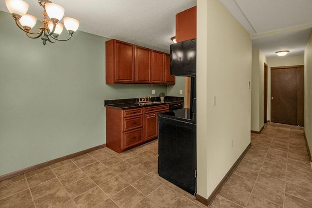 329 Geneva Avenue N 315, Oakdale, MN 55128