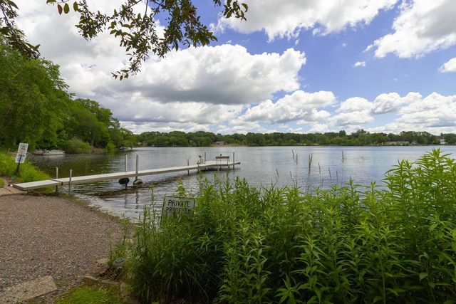 329 Geneva Avenue N 315, Oakdale, MN 55128