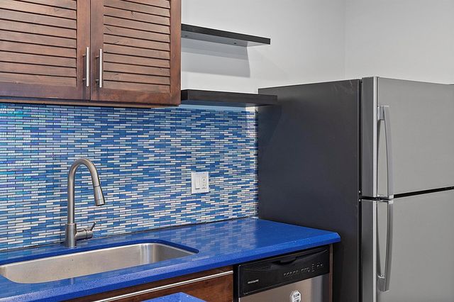 725 Hummingbird Way 111, North Palm Beach, FL 33408