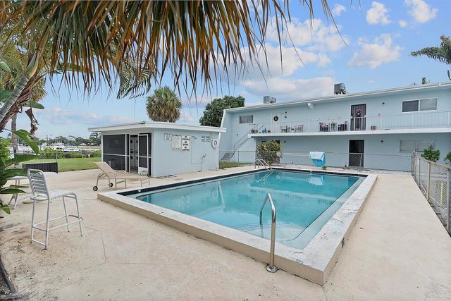 725 Hummingbird Way 111, North Palm Beach, FL 33408