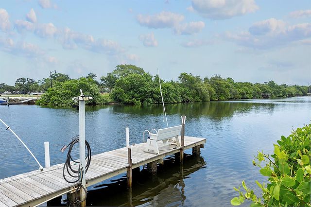 725 Hummingbird Way 111, North Palm Beach, FL 33408