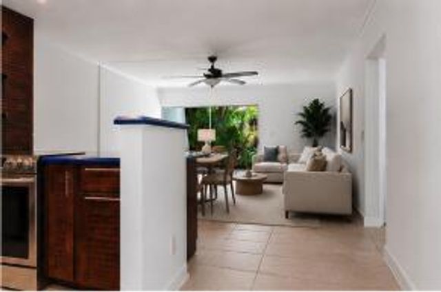 725 Hummingbird Way 111, North Palm Beach, FL 33408