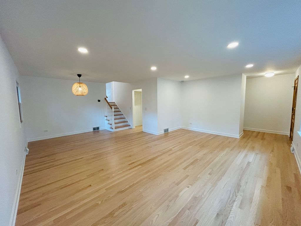 1224 W Sunset Road, Mount Prospect, IL 60056 — photo 2