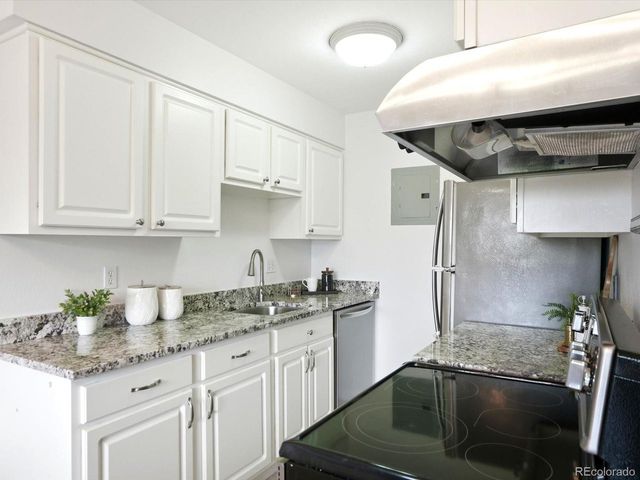 252 N Pennsylvania St 401, Denver, CO 80203