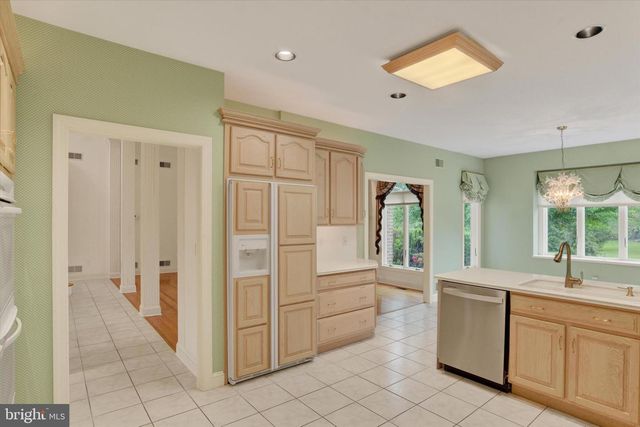 6406 DUBLIN RD, Harrisburg, PA 17111