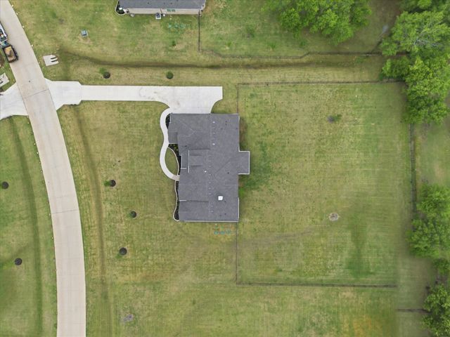 300 Waterview Drive, Gunter, TX 75058