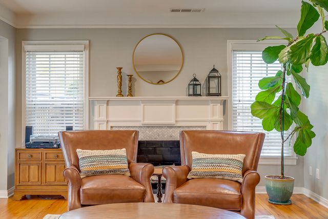 3642 S Hills Avenue, Fort Worth, TX 76109