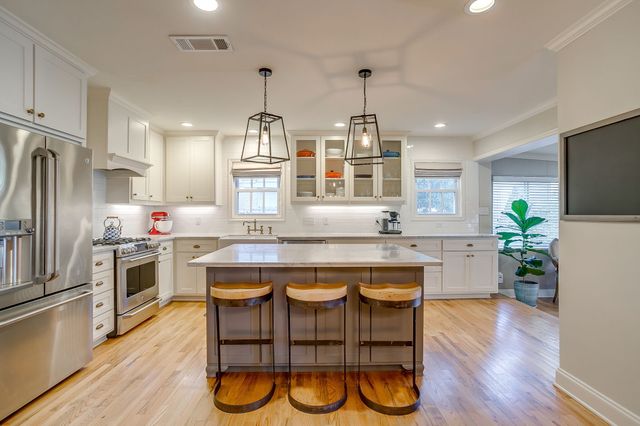 3642 S Hills Avenue, Fort Worth, TX 76109