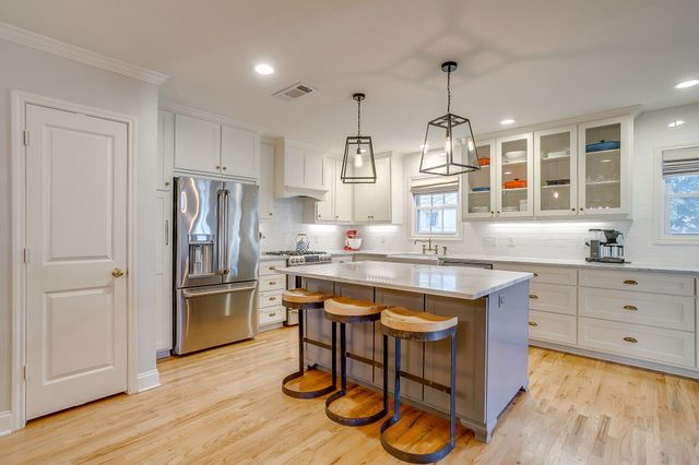 3642 S Hills Avenue, Fort Worth, TX 76109