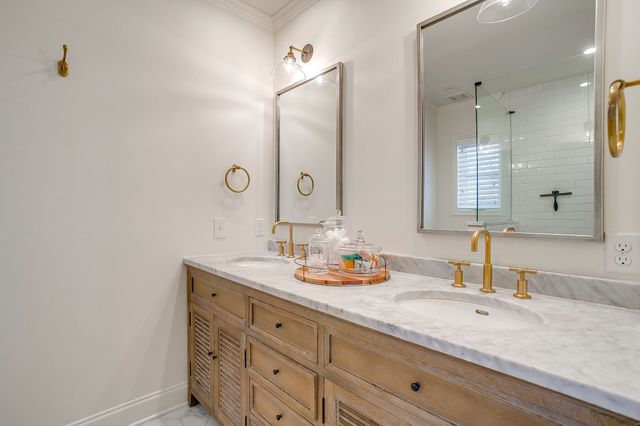 3642 S Hills Avenue, Fort Worth, TX 76109