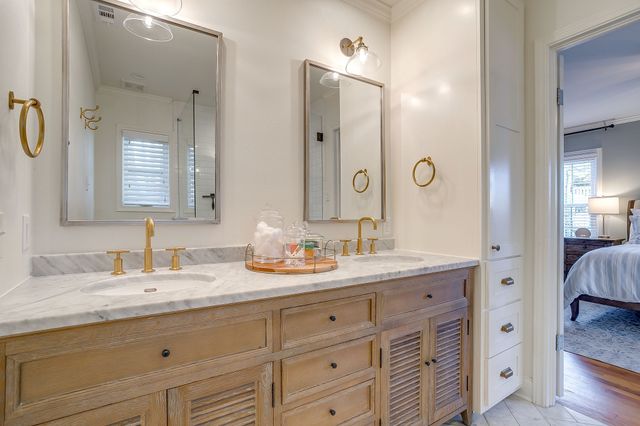 3642 S Hills Avenue, Fort Worth, TX 76109