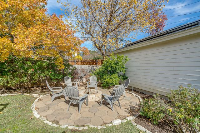 3642 S Hills Avenue, Fort Worth, TX 76109