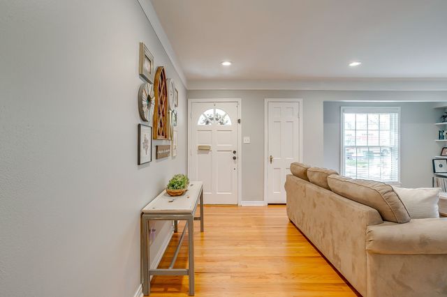 3642 S Hills Avenue, Fort Worth, TX 76109