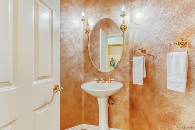 69 Blue Heron Lane, Greenwood Village, CO 80121