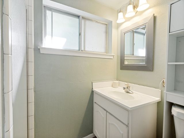 809 Meadowlark Drive, Mansfield, TX 76063