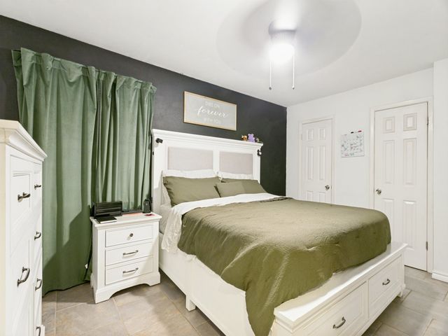 809 Meadowlark Drive, Mansfield, TX 76063
