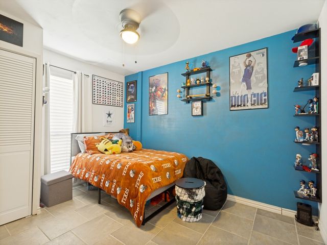 809 Meadowlark Drive, Mansfield, TX 76063
