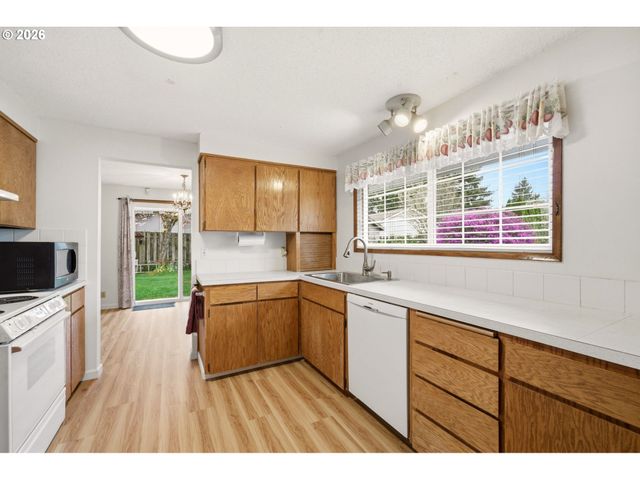 10175 Sw WASCO Way, Tualatin, OR 97062