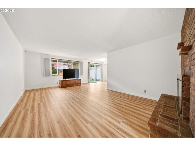 10175 Sw WASCO Way, Tualatin, OR 97062