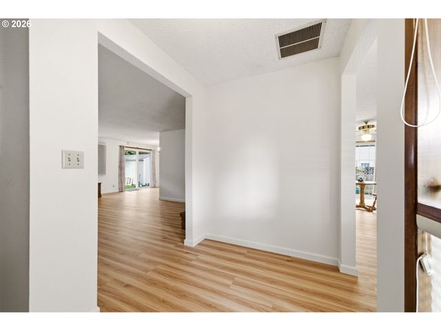 10175 Sw WASCO Way, Tualatin, OR 97062