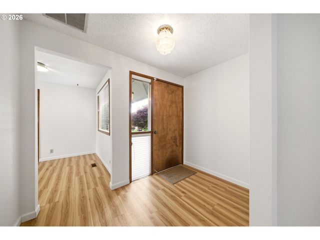 10175 Sw WASCO Way, Tualatin, OR 97062