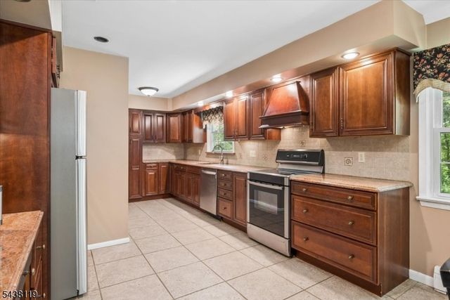 335 Drakestown Rd, Washington Twp., NJ 07853