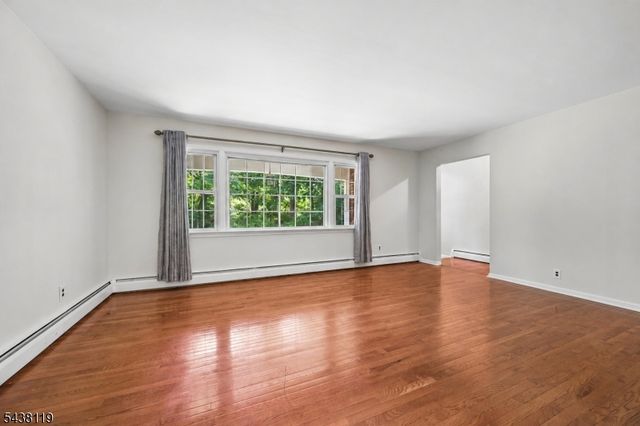 335 Drakestown Rd, Washington Twp., NJ 07853