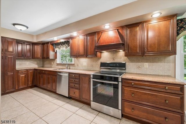 335 Drakestown Rd, Washington Twp., NJ 07853