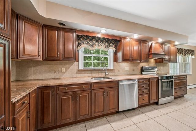 335 Drakestown Rd, Washington Twp., NJ 07853