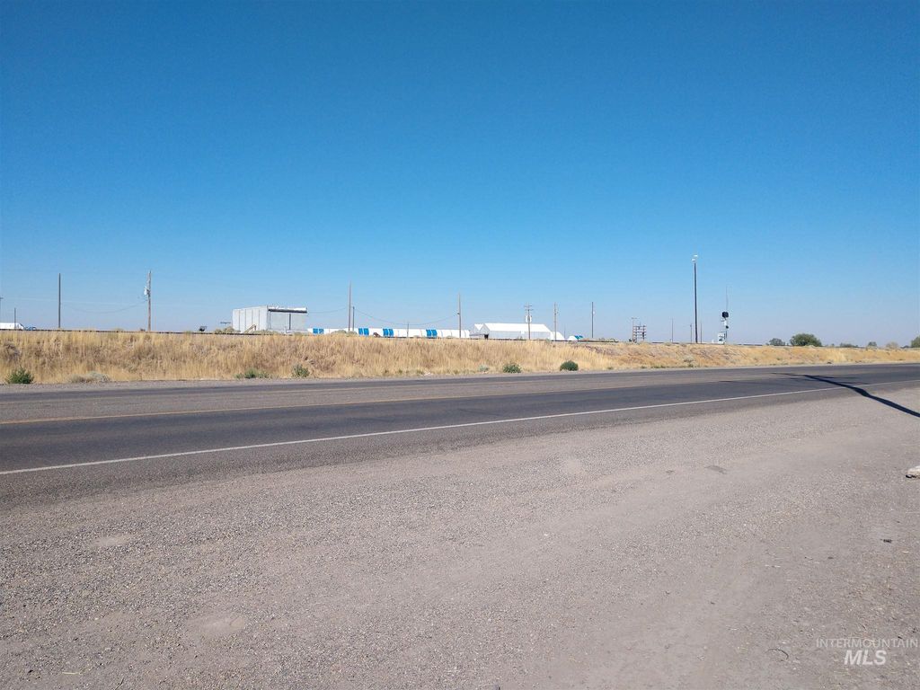 960 Sunset Strip, Mountain Home, ID 83647 photo 2