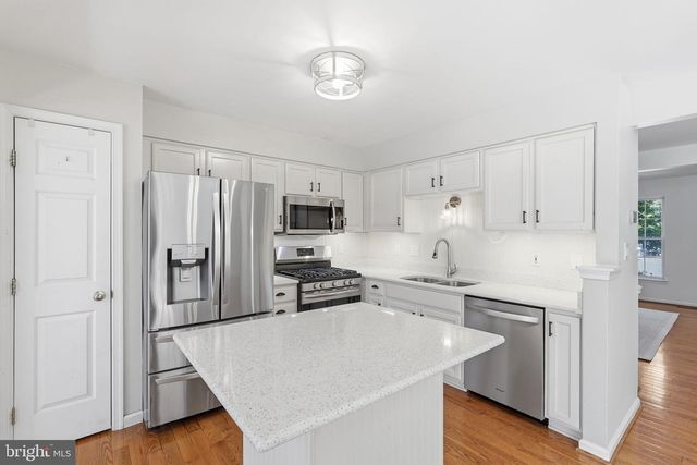 7053 SAUVAGE LN, Gainesville, VA 20155