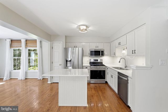 7053 SAUVAGE LN, Gainesville, VA 20155