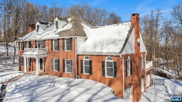 853 Shadow Ridge Road, Franklin Lakes, NJ 07417