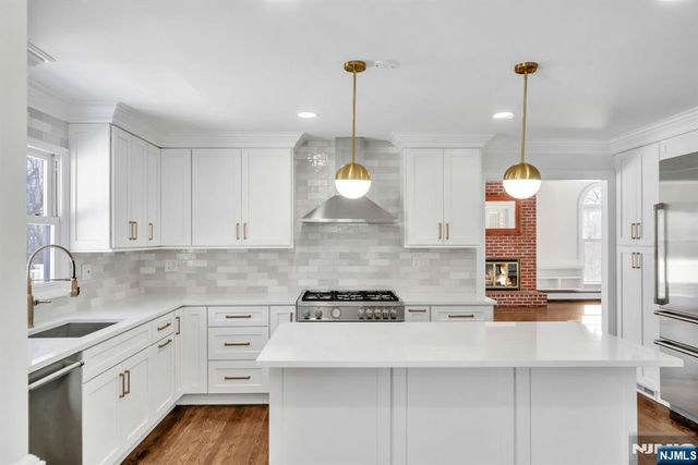 853 Shadow Ridge Road, Franklin Lakes, NJ 07417