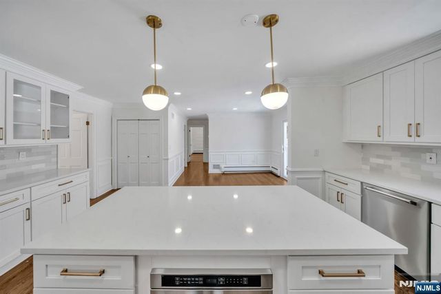 853 Shadow Ridge Road, Franklin Lakes, NJ 07417