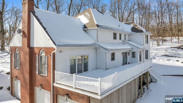 853 Shadow Ridge Road, Franklin Lakes, NJ 07417