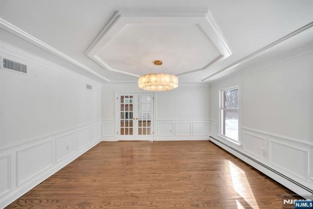 853 Shadow Ridge Road, Franklin Lakes, NJ 07417