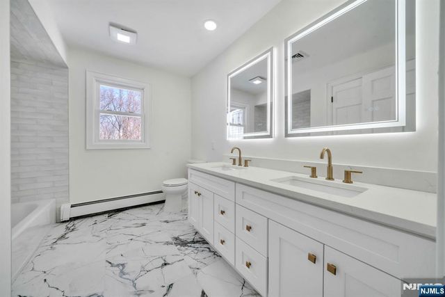 853 Shadow Ridge Road, Franklin Lakes, NJ 07417