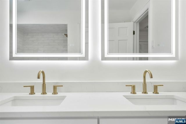 853 Shadow Ridge Road, Franklin Lakes, NJ 07417