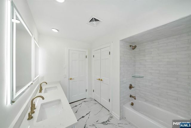 853 Shadow Ridge Road, Franklin Lakes, NJ 07417