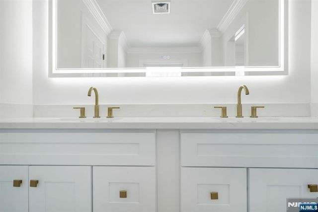 853 Shadow Ridge Road, Franklin Lakes, NJ 07417